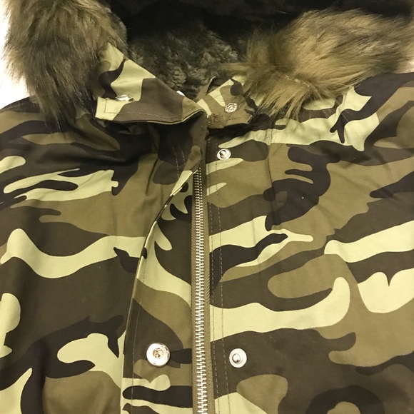 ⭐️ CAMOUFLAGE PARKA JACKET WITH FAUX FUR HOODIE - Picture 8 of 8